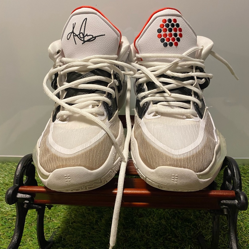 Nike Kyrie Infinity basketball shoes